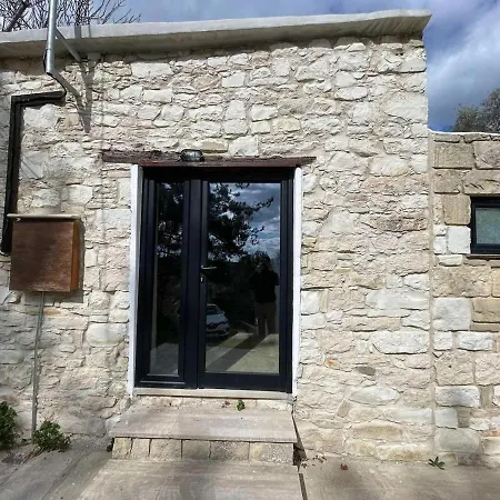 Apartament The Hideaway Arminou