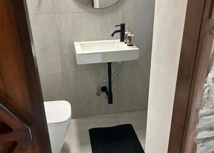 The Hideaway アパート