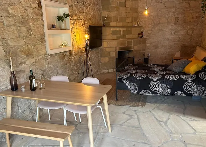 The Hideaway * Arminou